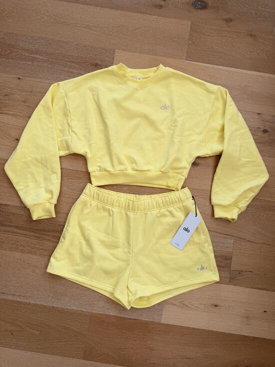 ALO Dresses & Skirts - alo Accolade Sunshine Set Women’s Size Medium Cropped Crew Top + Shorts